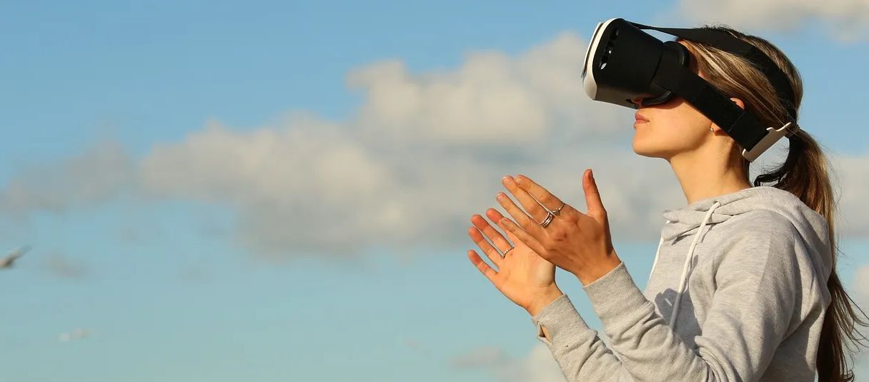 ¿Cómo pueden las startups utilizar la realidad virtual en la formación y desarrollo de productos?